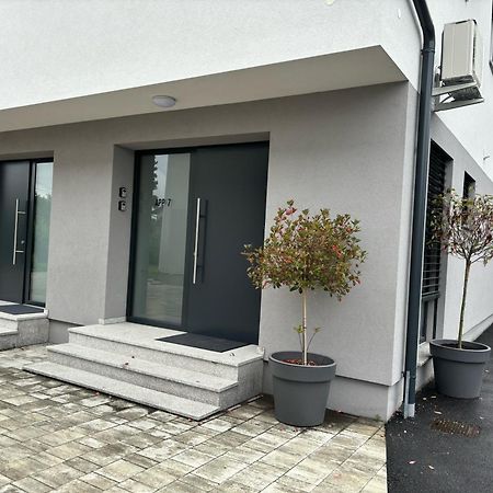 Apartmaji Cepon Любляна Экстерьер фото