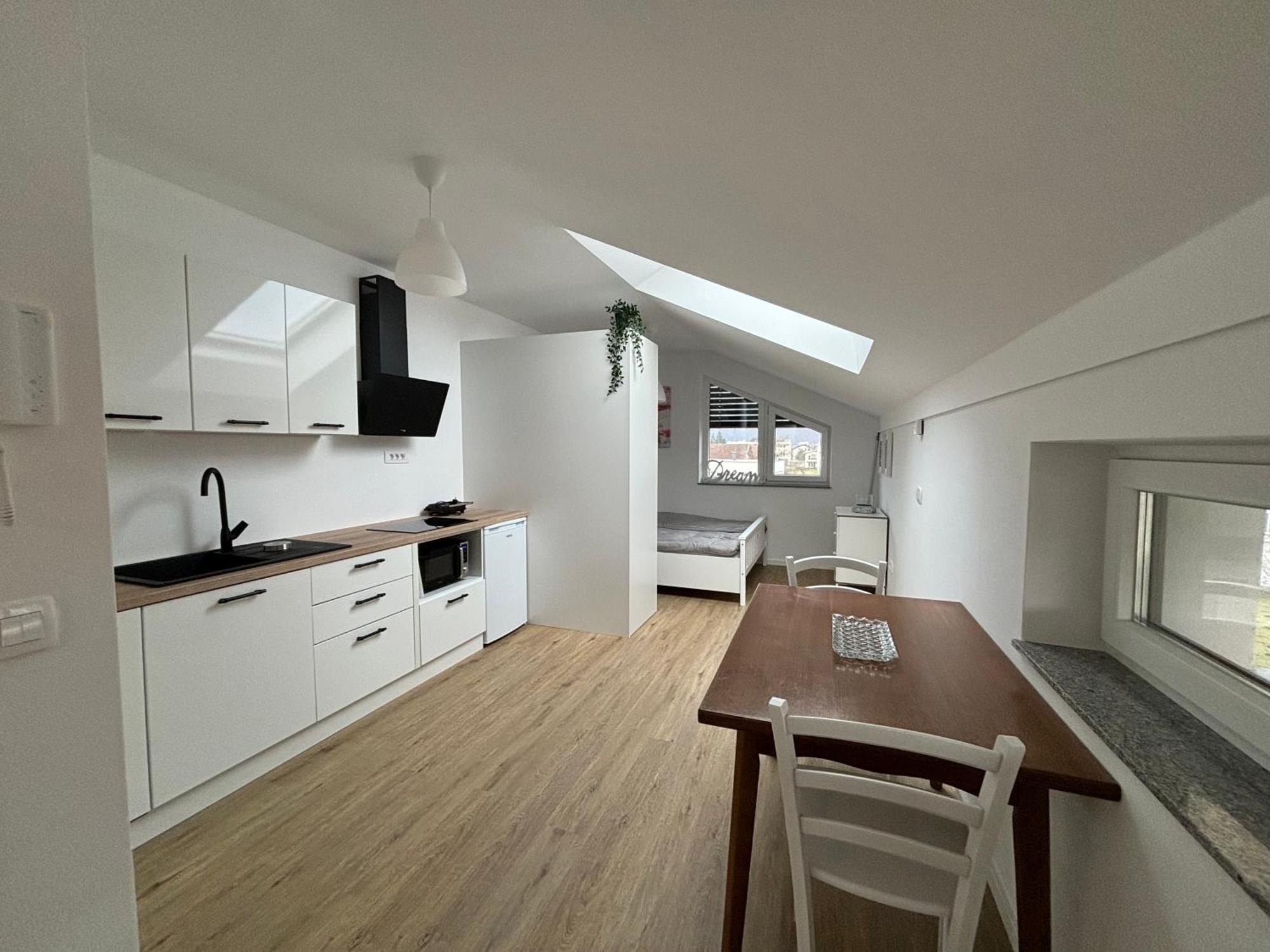 Apartmaji Cepon Любляна Экстерьер фото