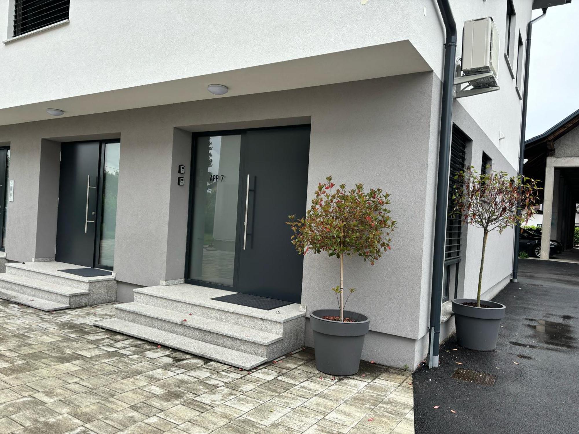 Apartmaji Cepon Любляна Экстерьер фото